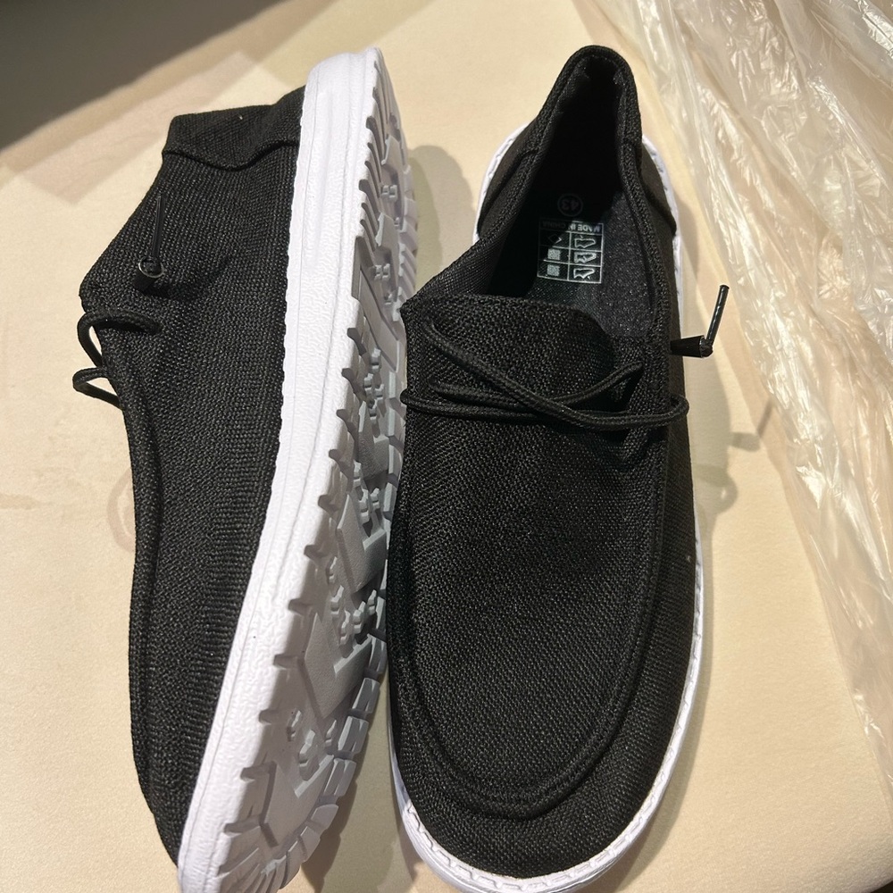 Stylish Black Canvas Women's Sneakers